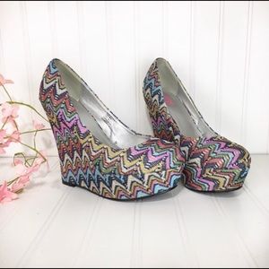Gorgeous fabric multi-color wedges
